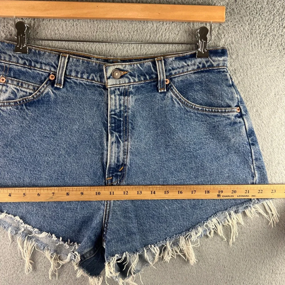 Levis 15961 Orange Tab Denim Shorts Medium Wash Raw Hem Cut Offs Size 14Short